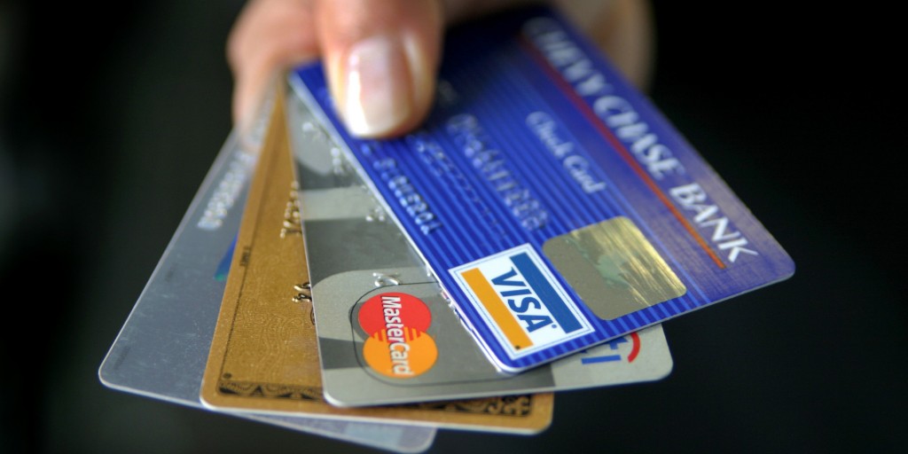 Làm thẻ ATM ngân hàng nào miễn phí ?