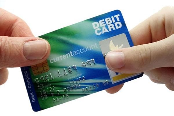 Thẻ ghi nợ là gì ? Những loại thẻ ghi nợ mà ai cũng nên biết 